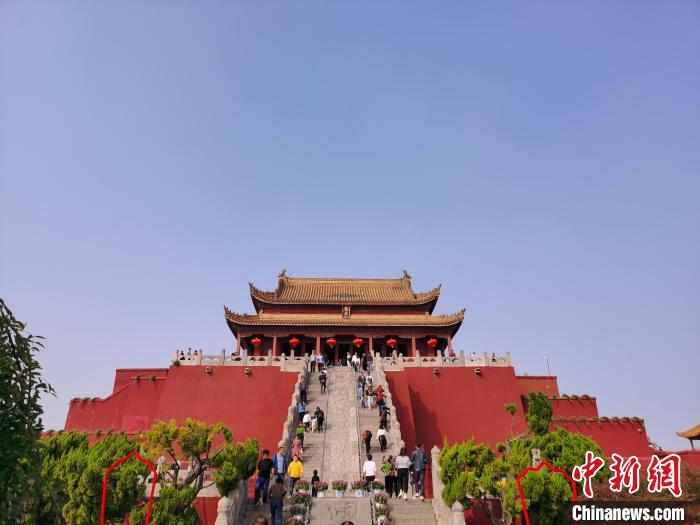 八朝古都开封龙亭公园。(资料图) 刘鹏 摄