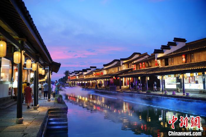 绍兴柯桥古城夜景。　绍兴市文化广电旅游局供图